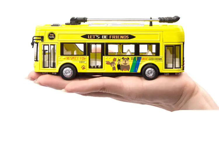 Eagle Model Electric Bus 1:32 with Sound and Light