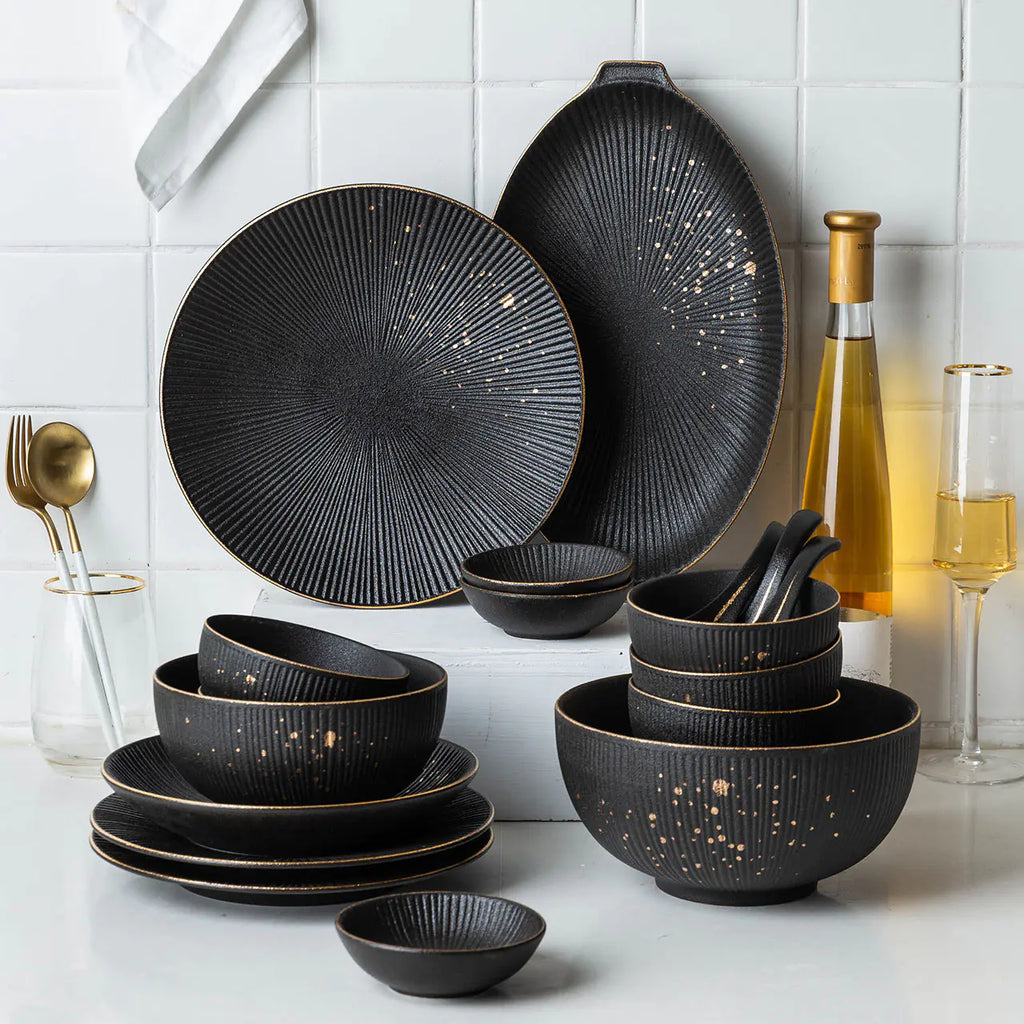 Nordic Black Tableware Set with Gold Trim (Dinner Plates)